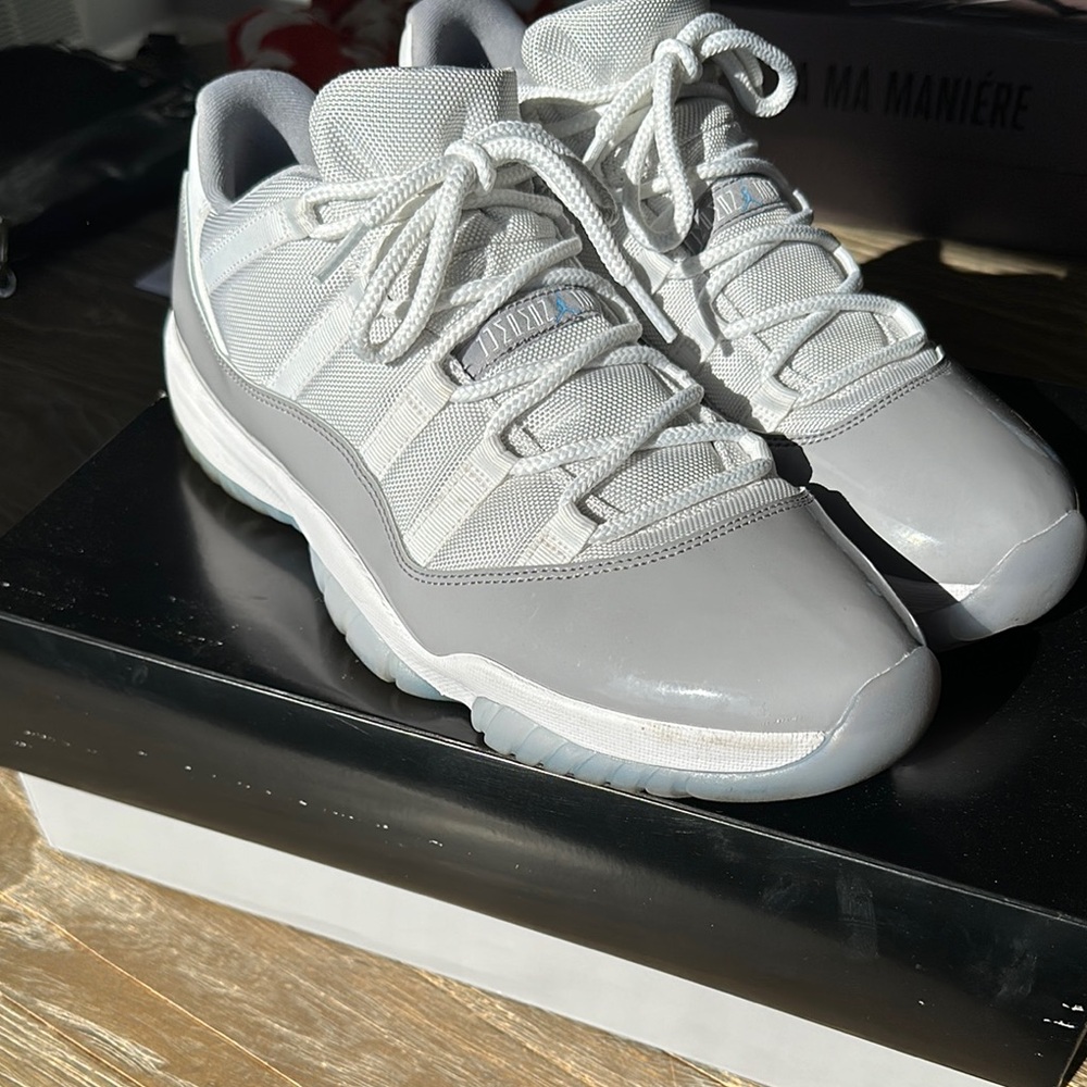 Gray and White Low-Top Sneakers air Jordan’s